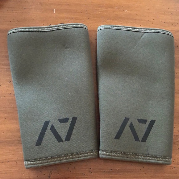 CONE Knee Sleeves - USPA & IPF Approved - Military - Picture 1 of 10